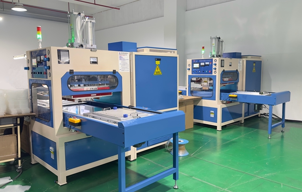 1766720438594305.jpg 汽車通風袋高周波機 - 副本_副本.jpg